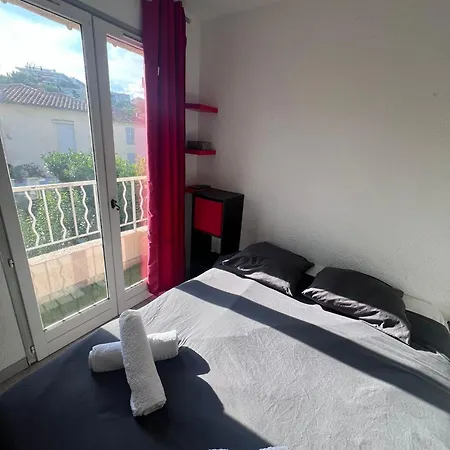 A 5min De La Apartment *
